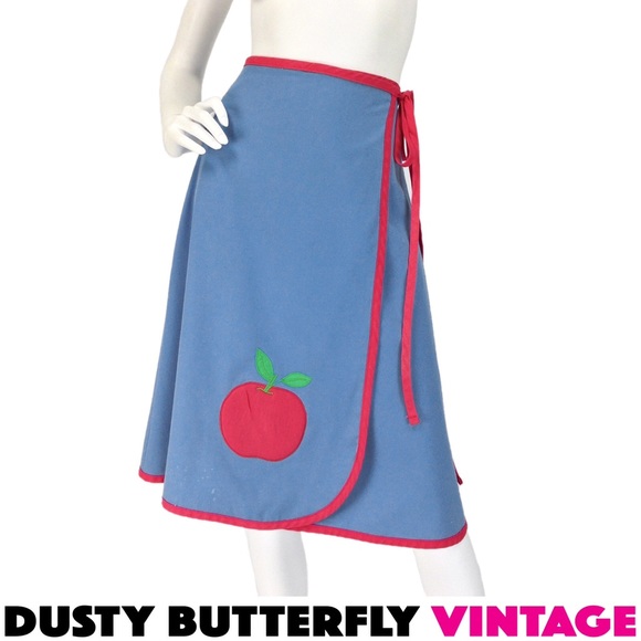 [SOLD]VINTAGE 70s WRAP SKIRT w/ APPLE APPLIQUÉ Kit - Picture 1 of 4