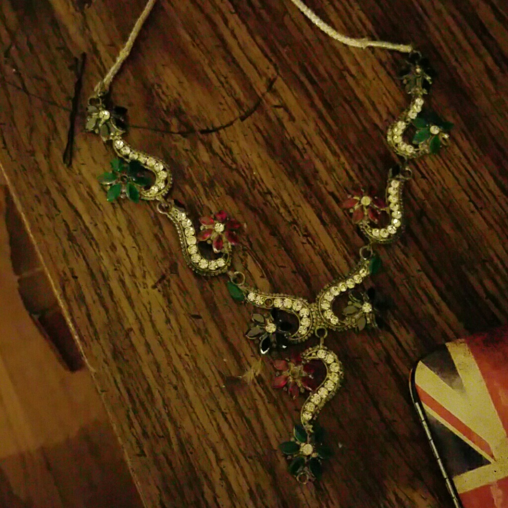 Silver rubies emerald necklace
