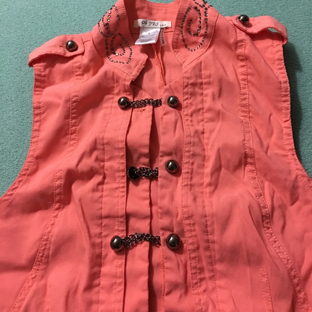 Vest - Picture 2 of 3