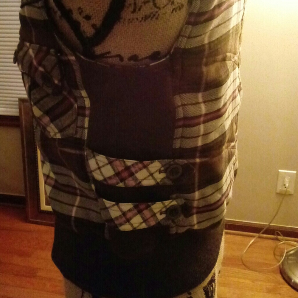 Vest - Picture 4 of 7