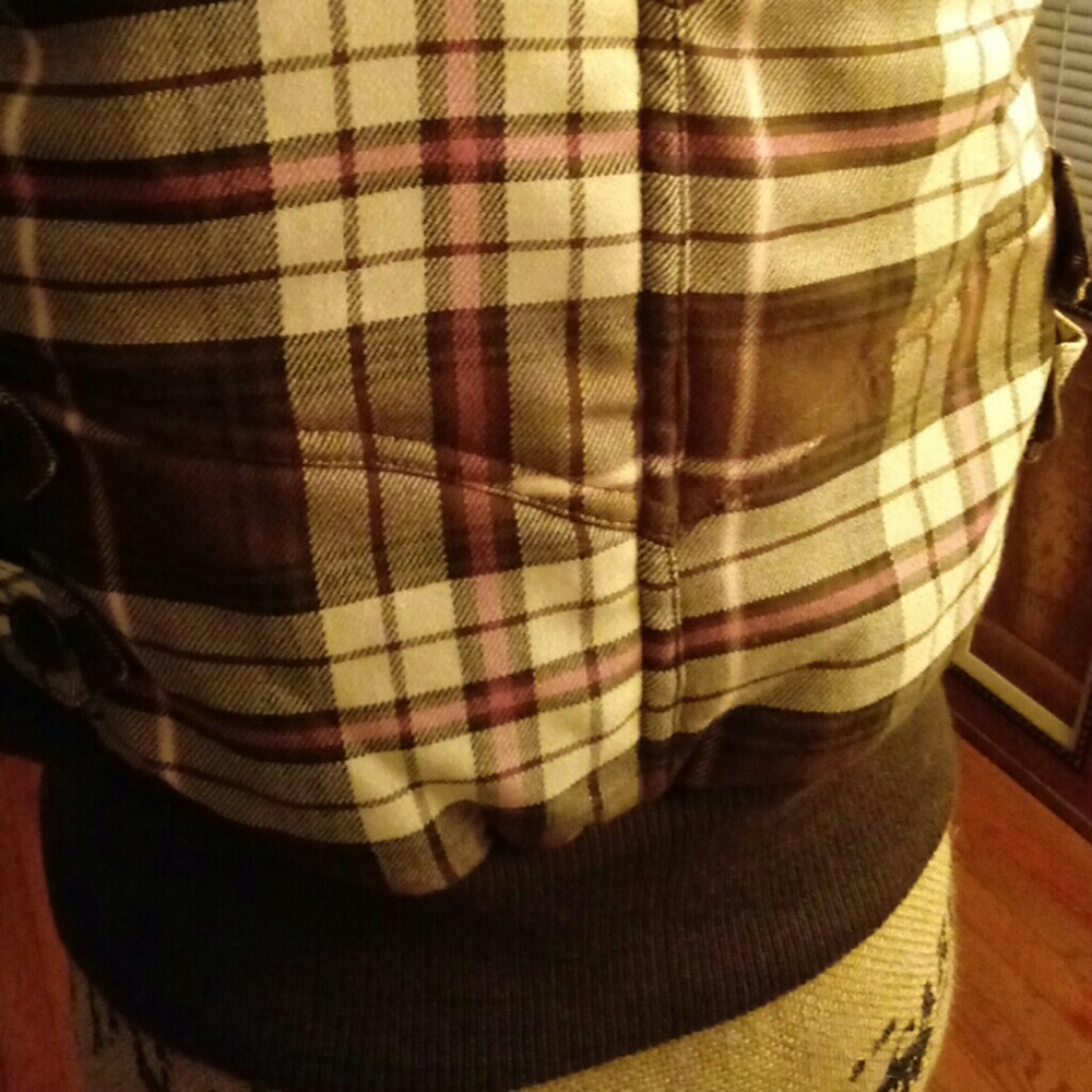 Vest - Picture 5 of 7