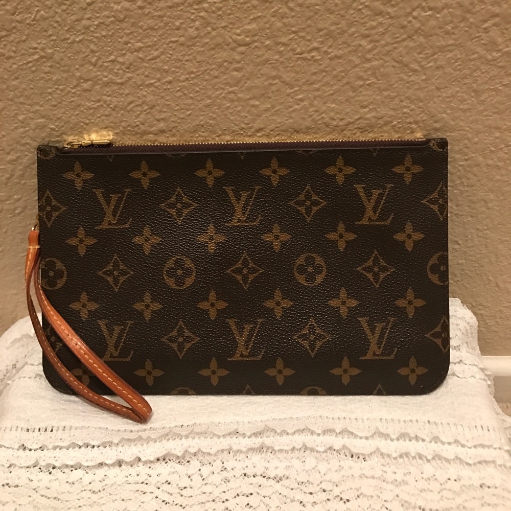 SOLD!!Louis Vuitton Monogram Neverfull Wristlet
