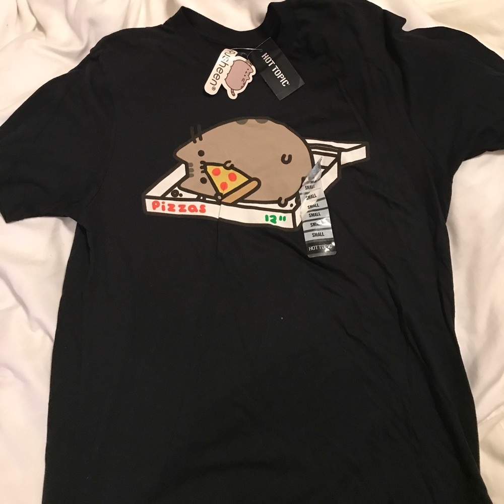 NWT Hot Topic Pusheen t-shirt sz S cat