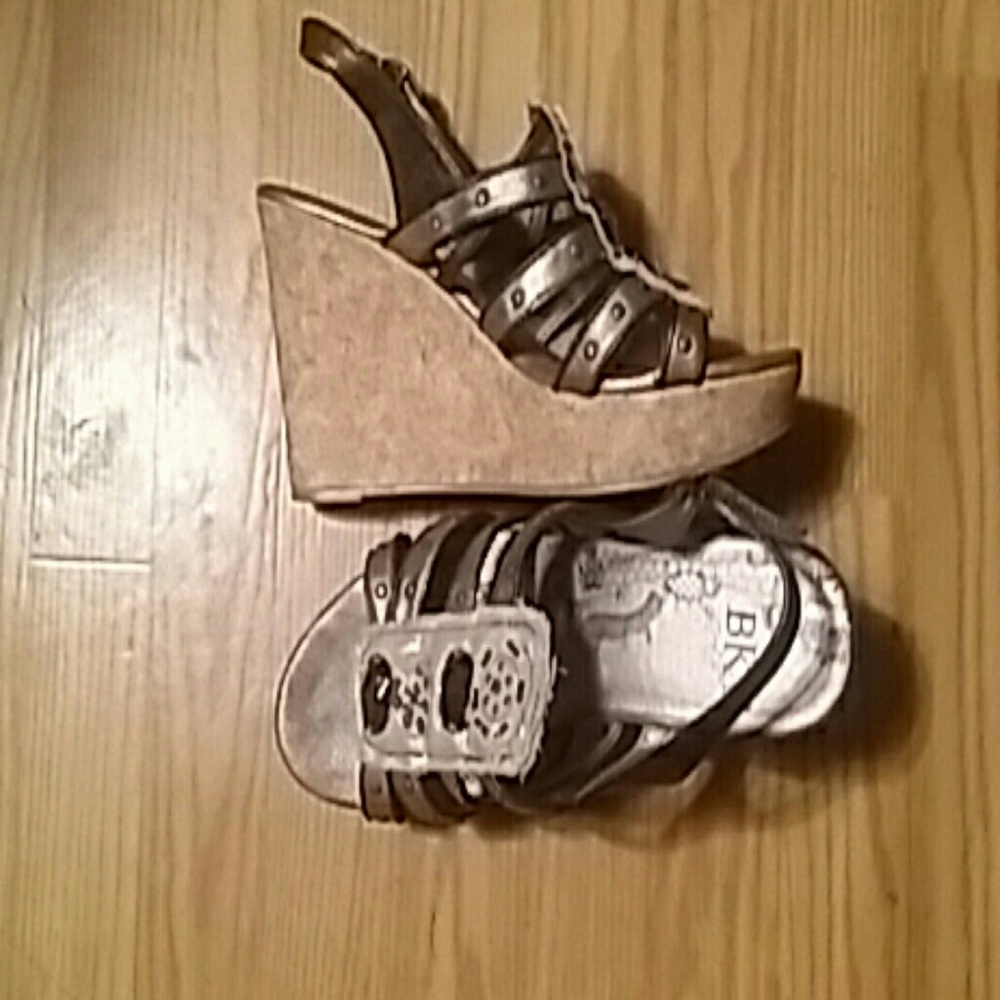 BKE Sole  lama sandals