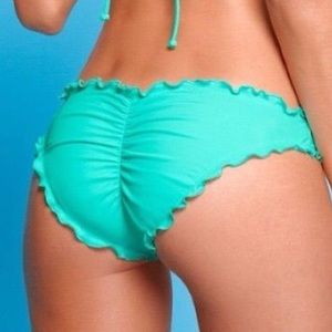 **black ruffle bottoms