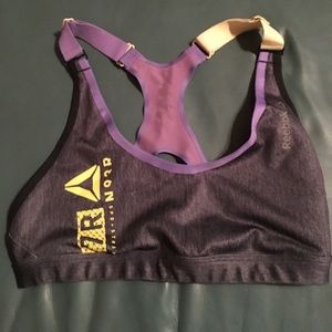 Sports bra reebok like new!