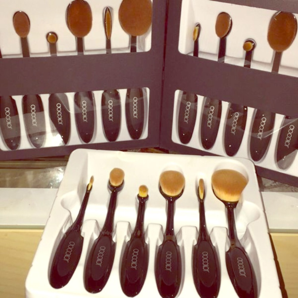 Makeup brushes