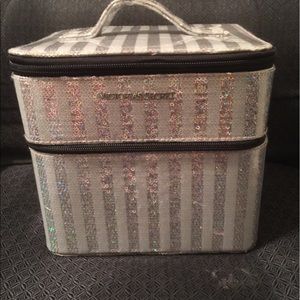 Victoria secret train case