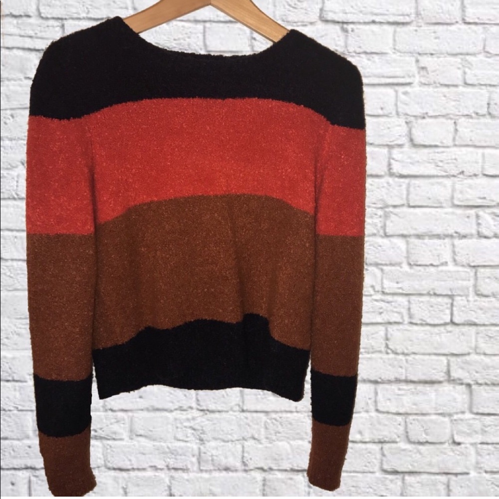 Gianni Bini cropped color blocked Sweater