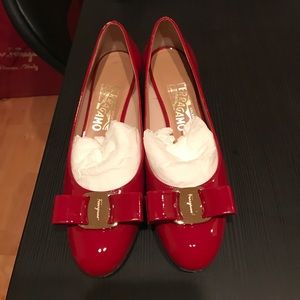 Salvatore Ferragamo Vara Pumps