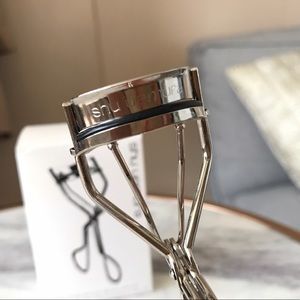 Shu Uemura eyelash curler and refill pad