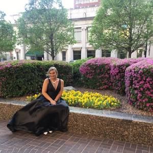 Meet your Posher, Kayla