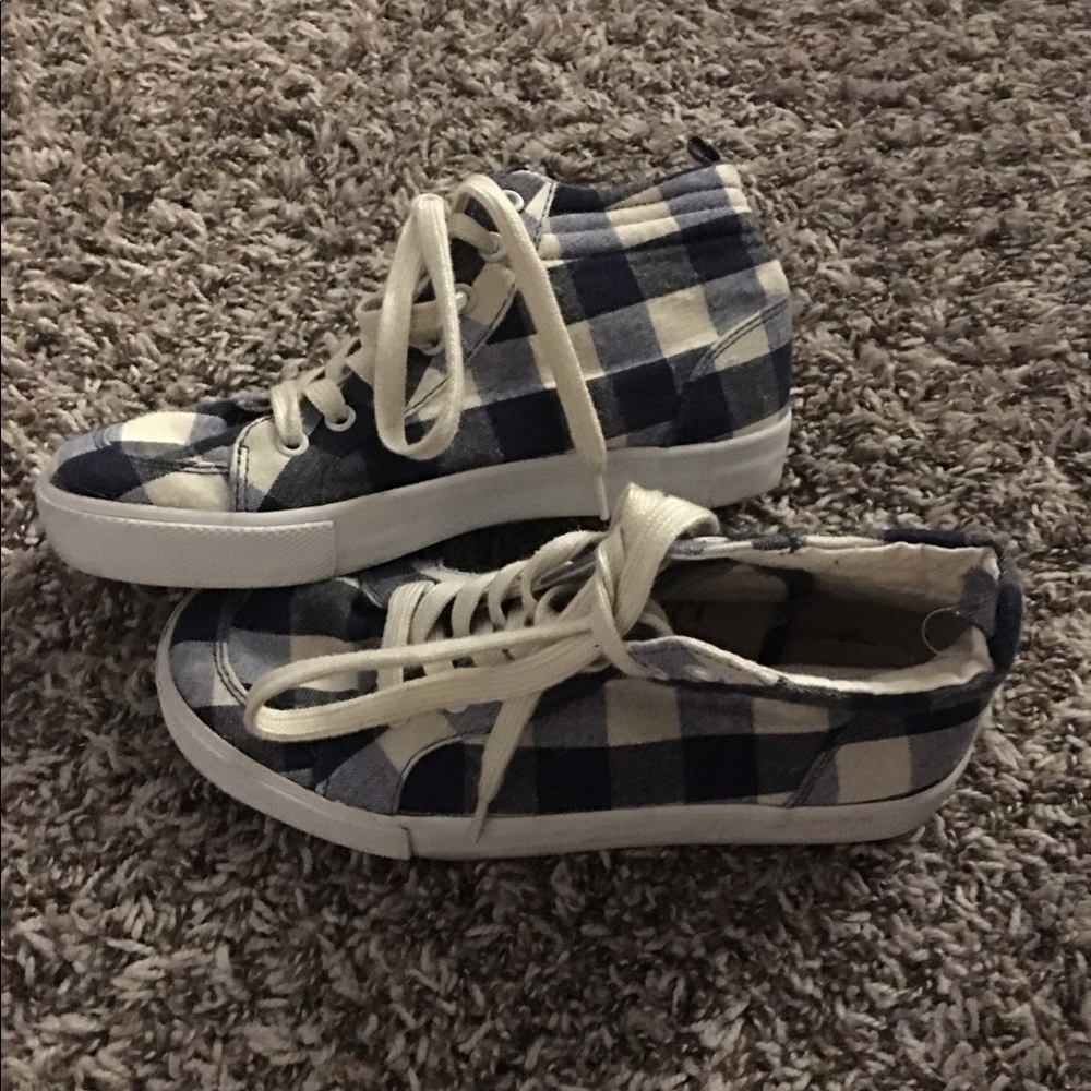 Girls Old Navy canvas high top sneakers
