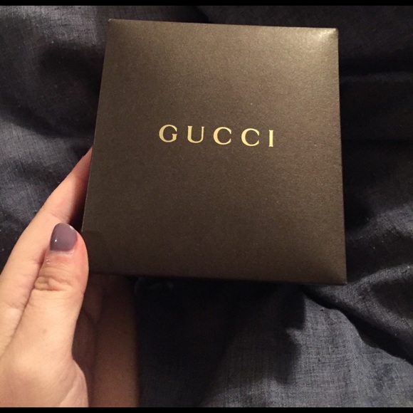 Women's Gucci watch - Picture 2 of 3