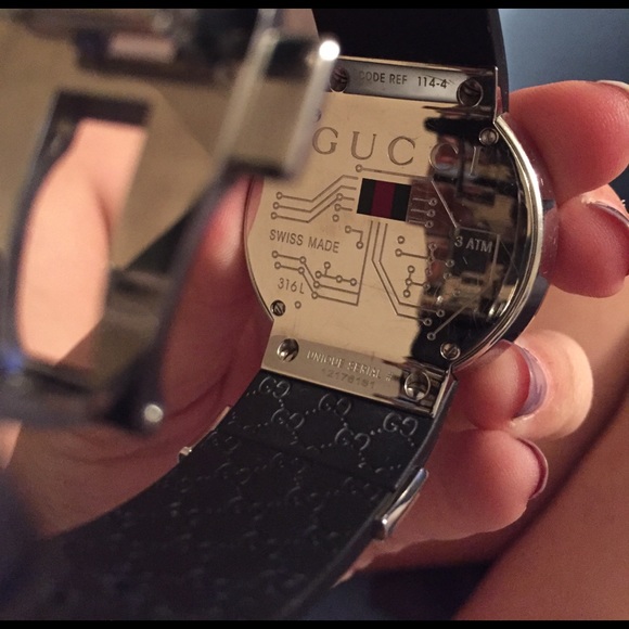 Women's Gucci watch - Picture 3 of 3