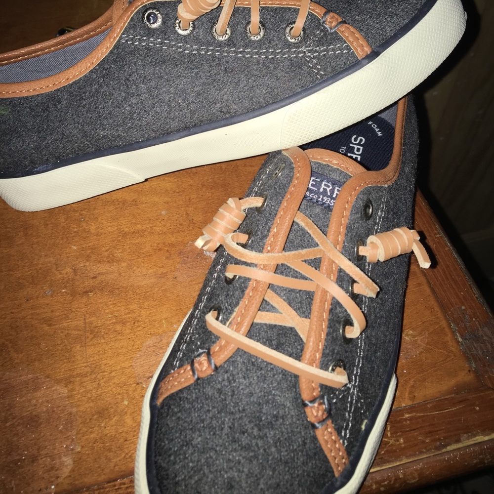 SPERRY SHOES