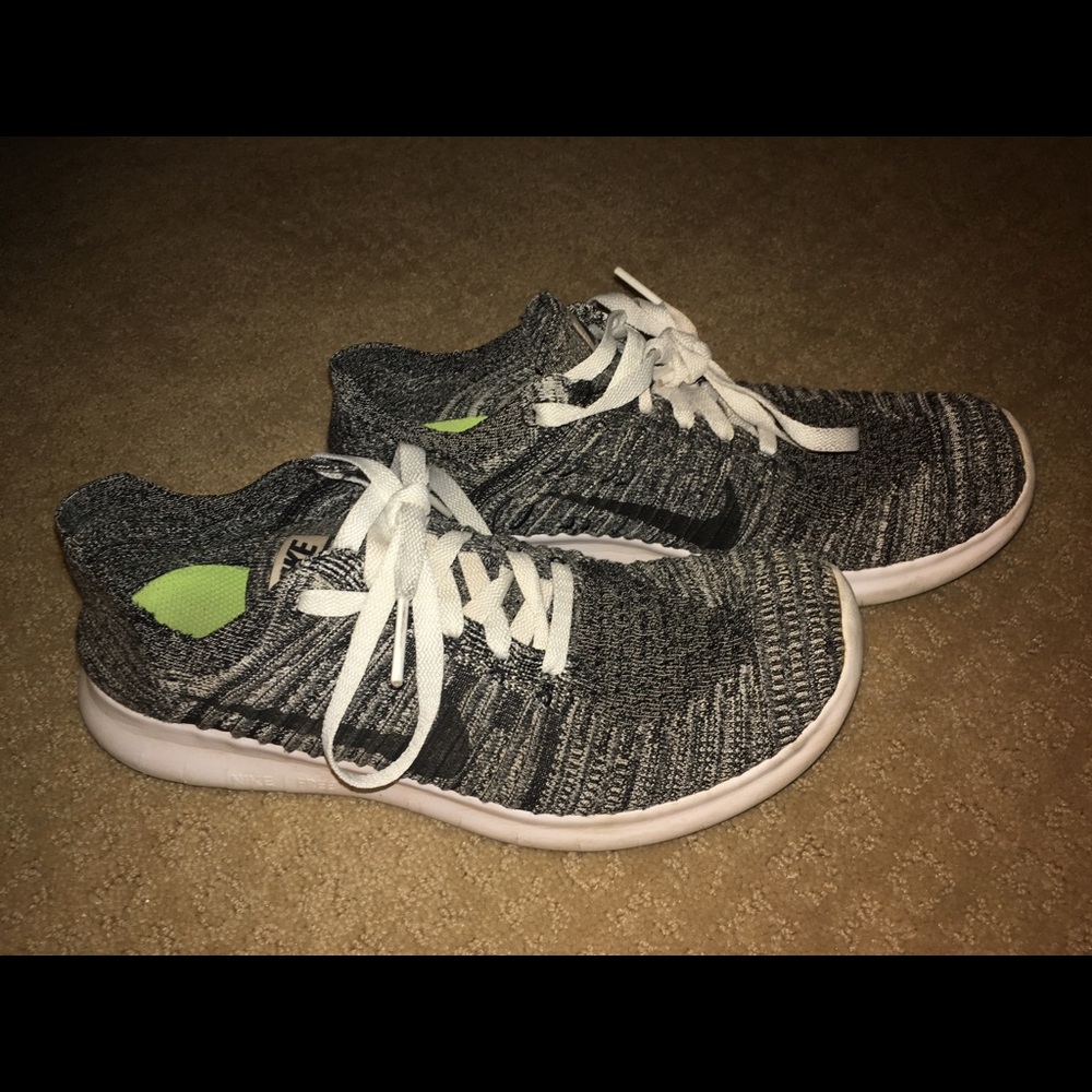 Nike flyknit shoes