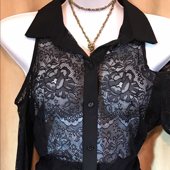 Venus Cold-Shoulder Lace Blouse - Picture 2 of 5