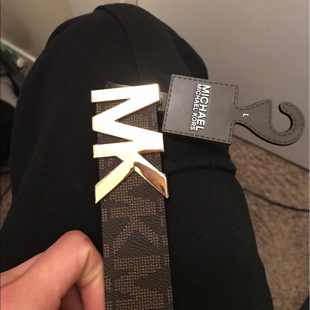 BRAND NEW NEVER BEEN WORN EVER!!