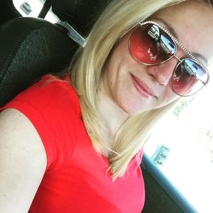 Meet your Posher, Mackenzie