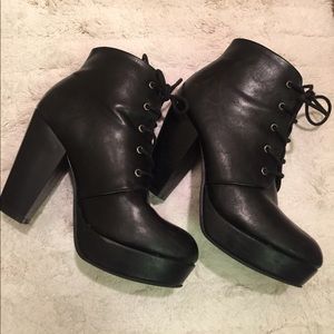 Cathy Jean Black Booties