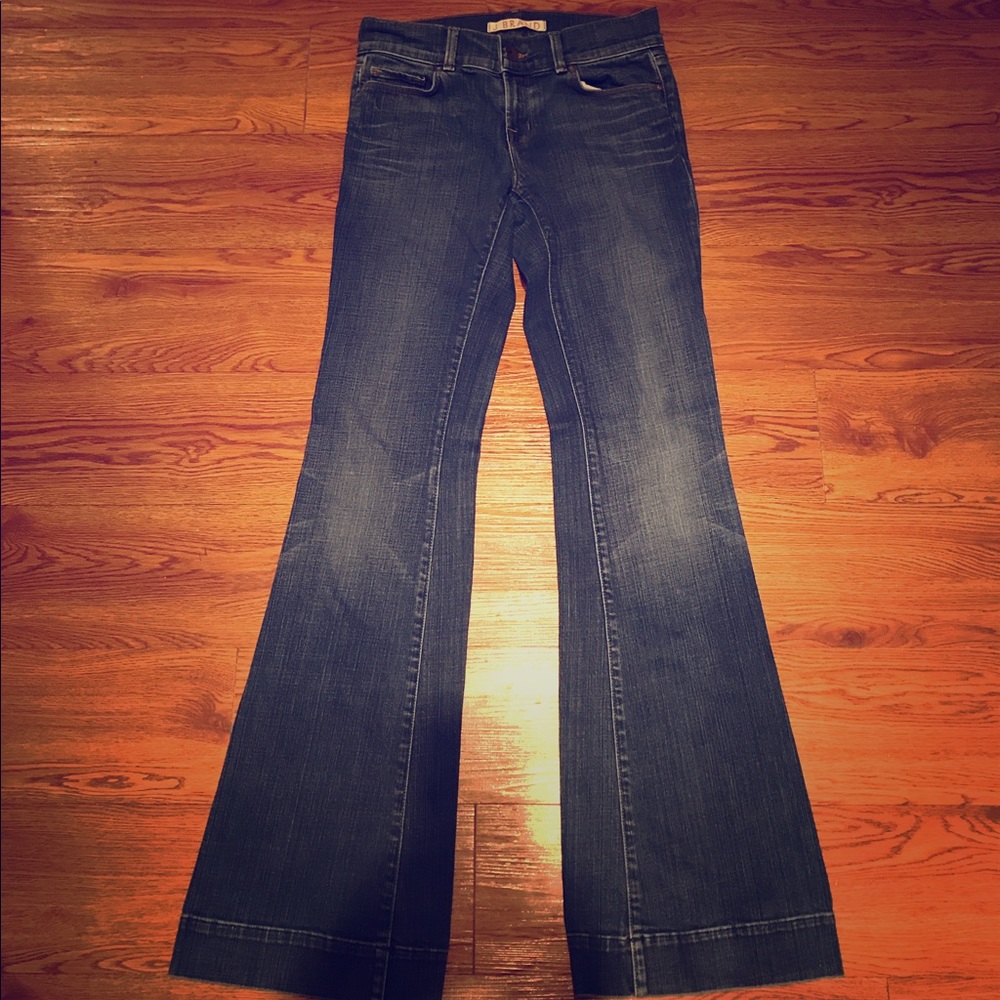 J Brand bell bottom "Love Story" jeans!