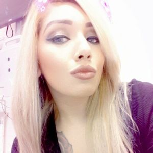 Meet your Posher, Desiree