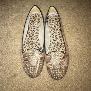 Loafer spiked flats