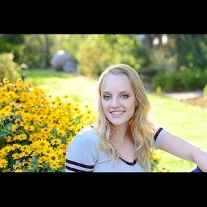 Meet your Posher, Emily