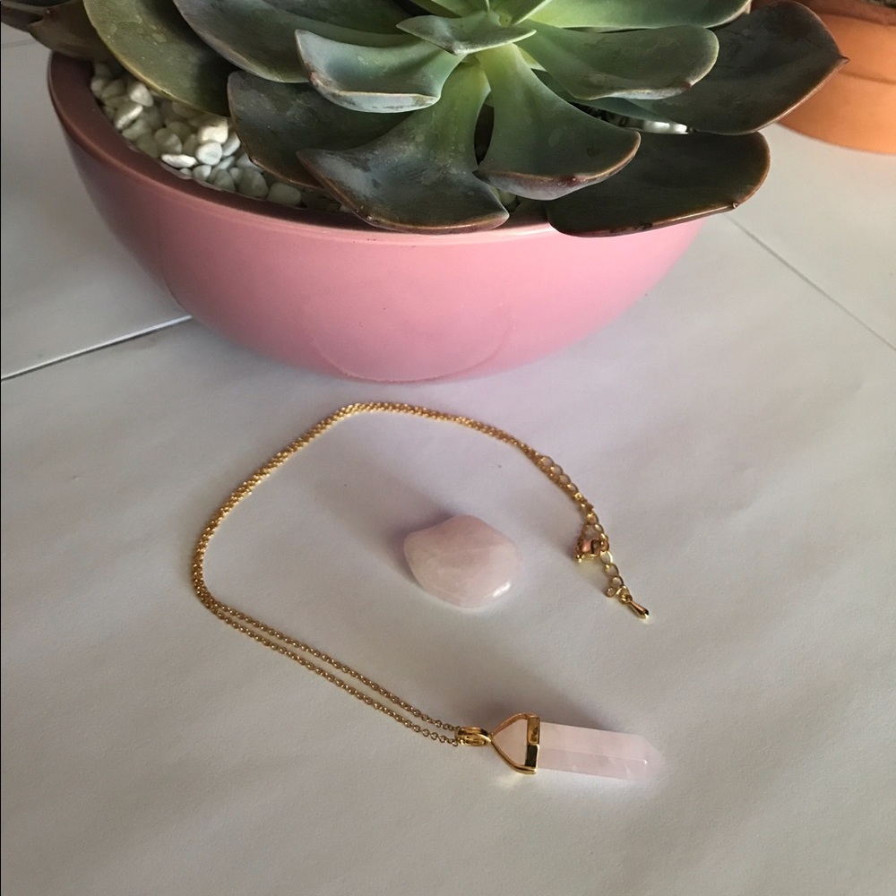 Rose Quartz polished crystal pendant - Picture 3 of 3