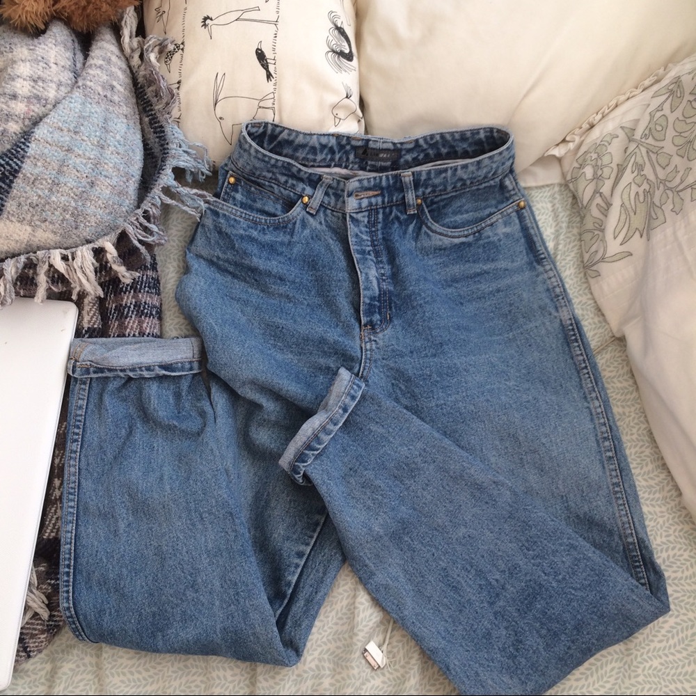 Liz Claiborne light washed high waisted jeans