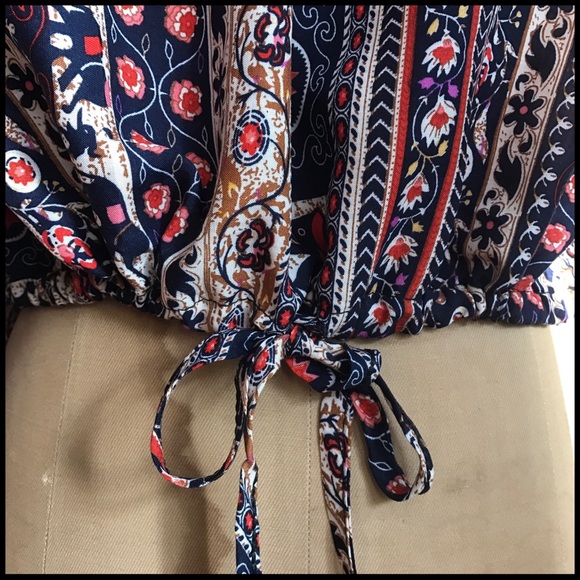 Cinched Waist Top - Picture 2 of 7