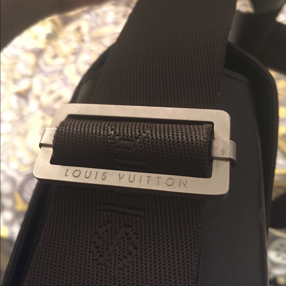 Louis Vuitton Glace Fonzie Messenger Bag - Picture 3 of 4