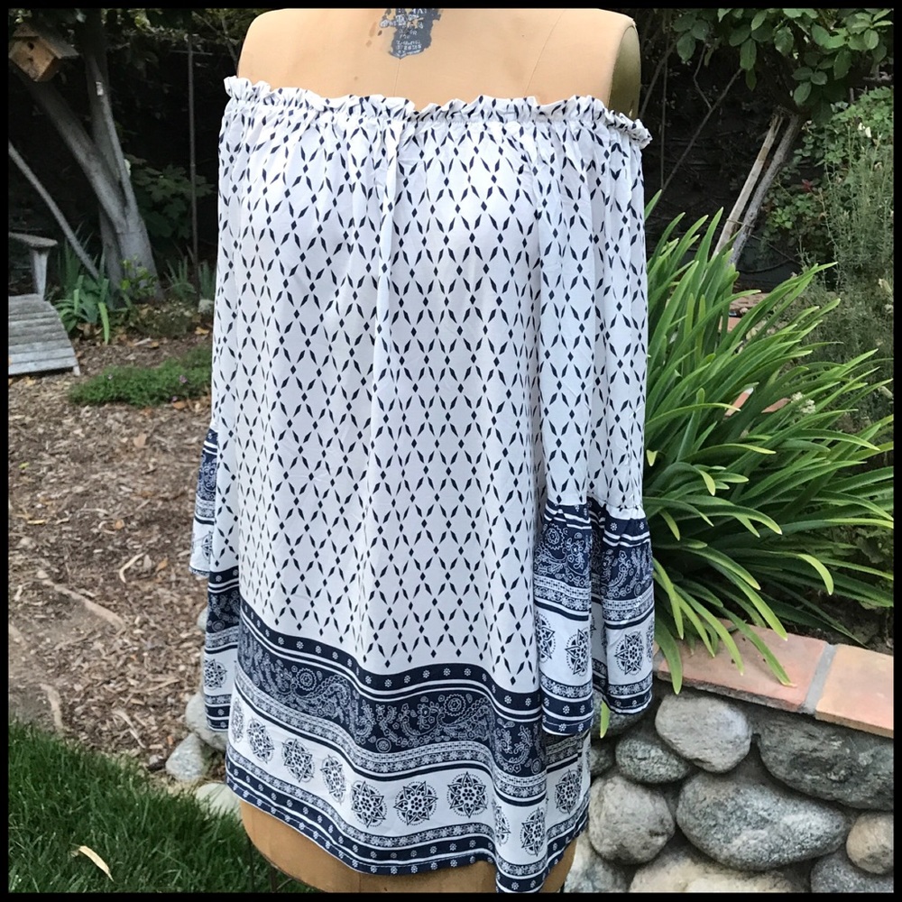 Off-Shoulder Dress - Picture 6 of 8