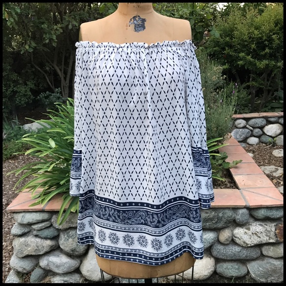 Off-Shoulder Dress - Picture 2 of 8