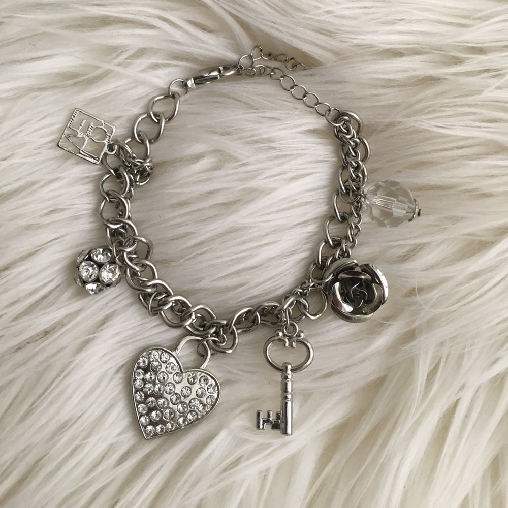 Charm bracelet - Picture 2 of 3