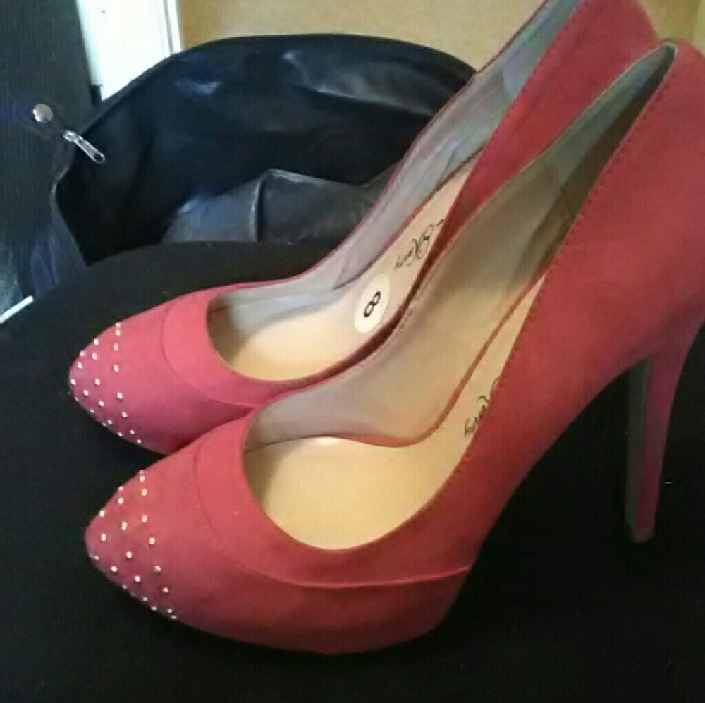Shoes - Picture 2 of 2
