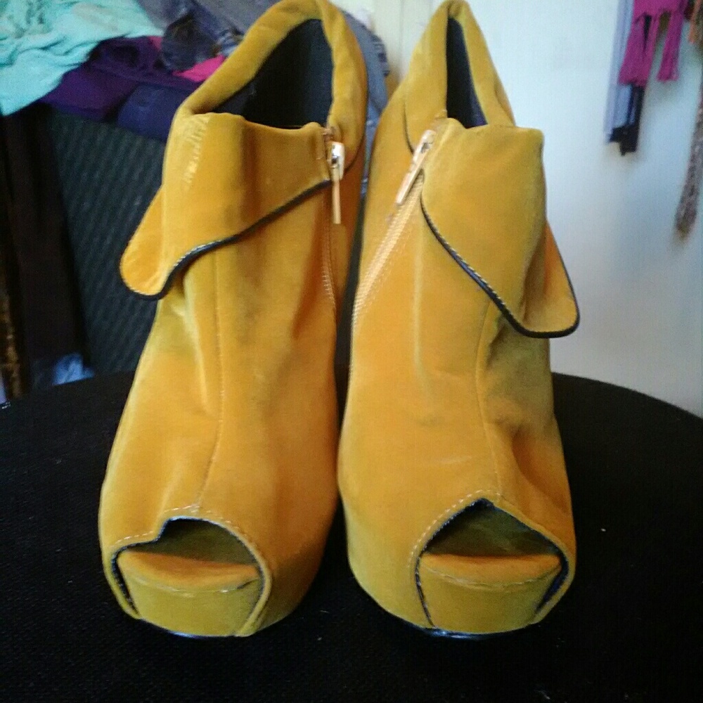 Ankle boots