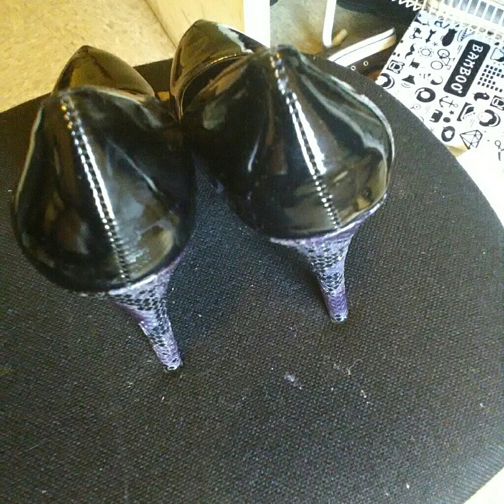 Shoes - Picture 2 of 2