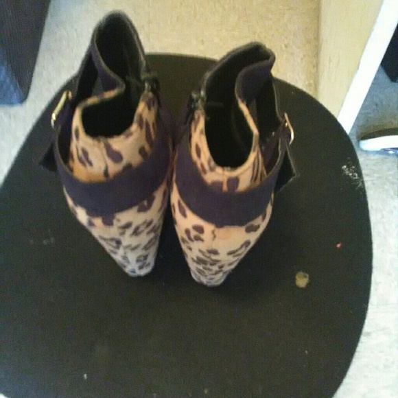 Shoes - Picture 2 of 3