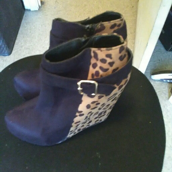 Shoes - Picture 3 of 3