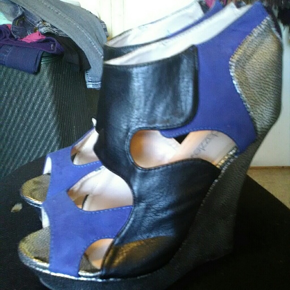Shoes - Picture 1 of 2