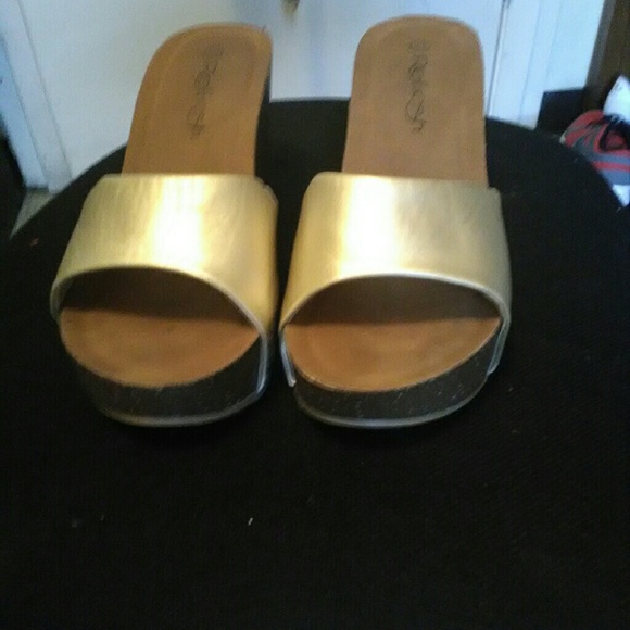 Shoes - Picture 2 of 2