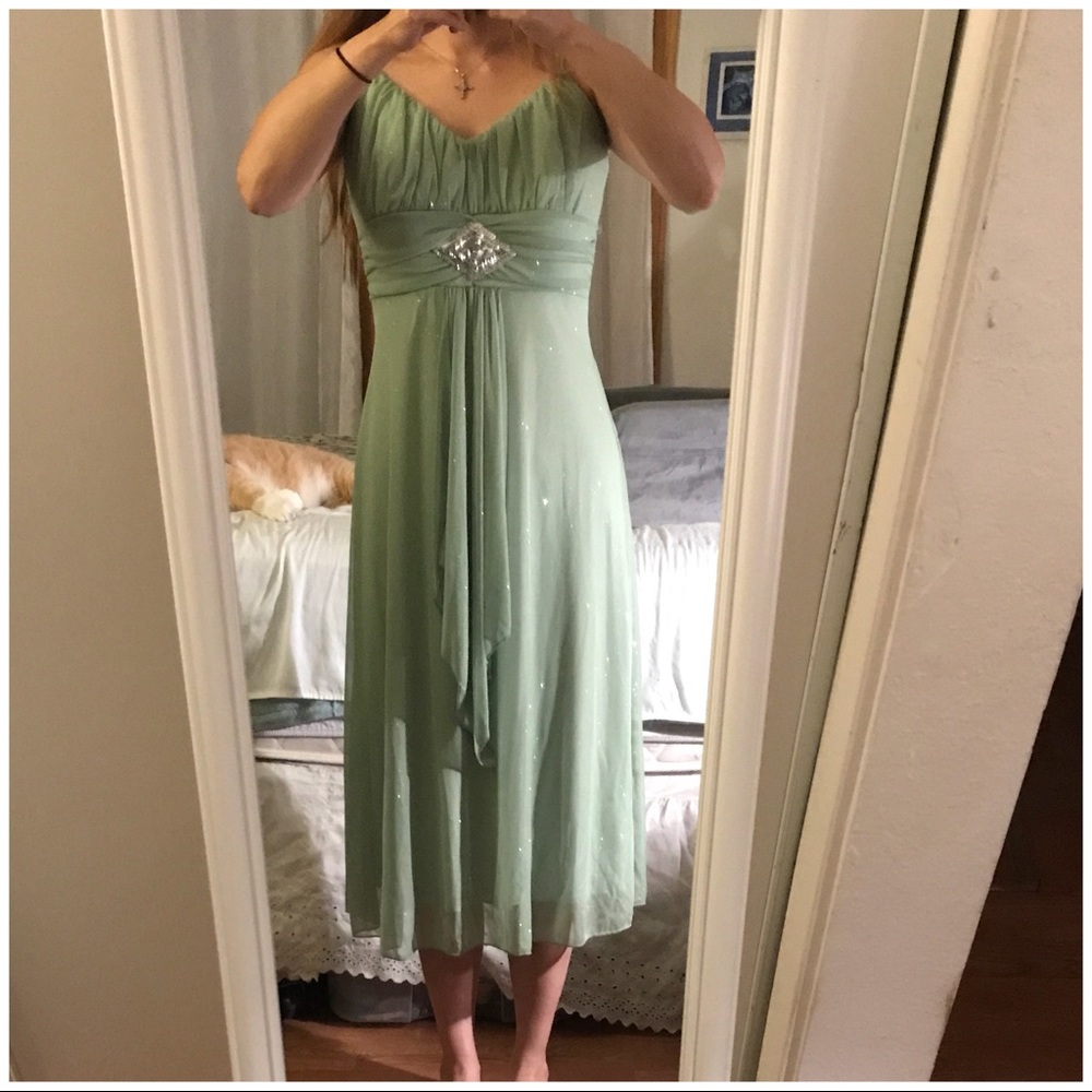 Light green with sparkles party dress 👗 size L