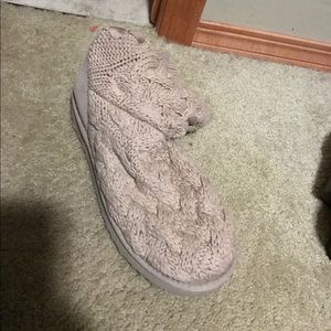 Women's size 10 crime colored cardy uggs