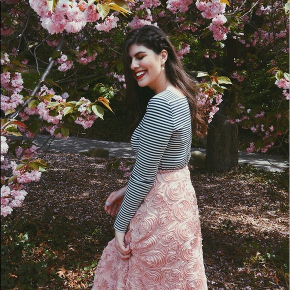 Meet your Posher, Danielle - Picture 3 of 3