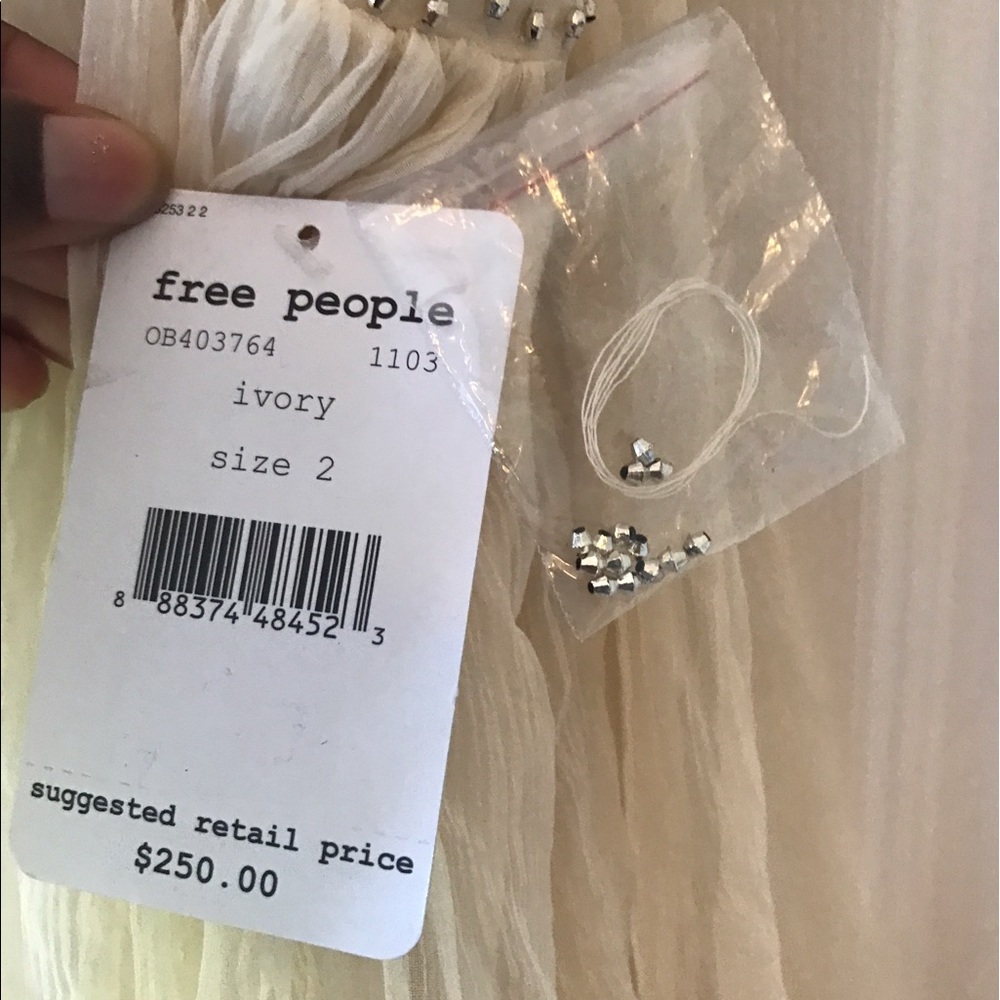 ❌SOLD❌Free People Ivory Beaded Dress Sz 2 - Picture 8 of 8