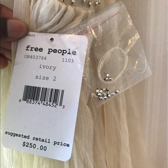 ❌SOLD❌Free People Ivory Beaded Dress Sz 2 - Picture 8 of 8