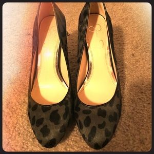 Jessica Simpson pumps/heels
