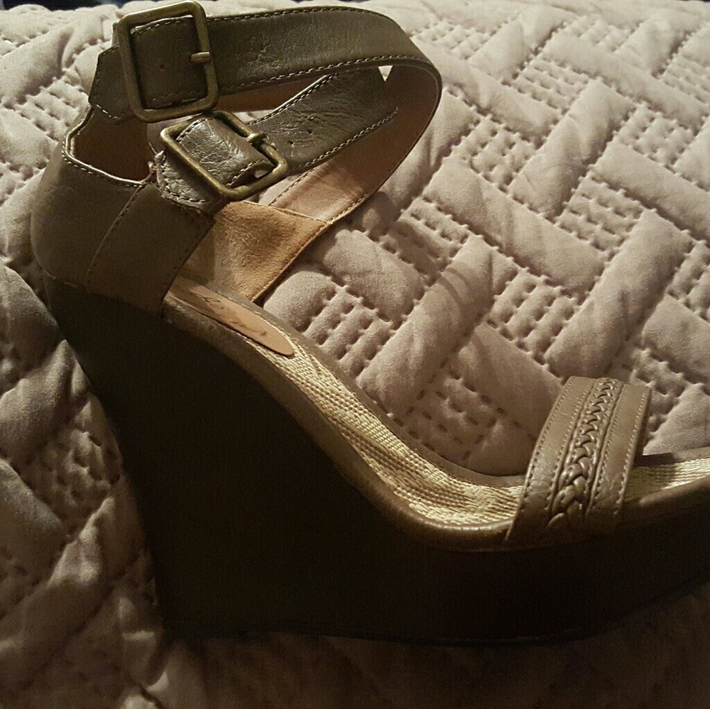 Wedges - Picture 2 of 3